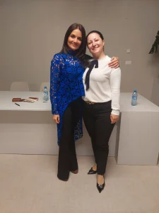 DR. SHEFALI